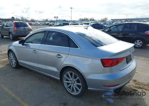 2015 Audi A3 1.8T Premium z USA, uszkodzony, nr VIN WAUCCGFF3F1027749